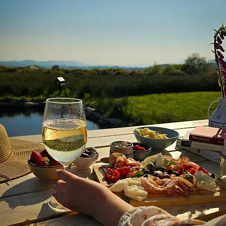 Wild Hideaways Luxury And Eco 반트리